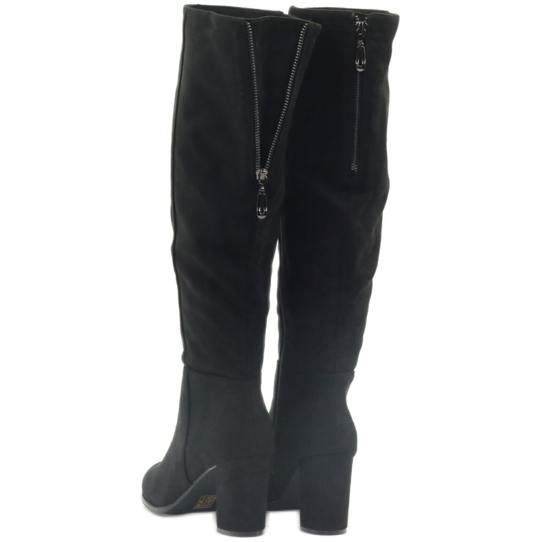 Botas no poste Sergio leone preto 3