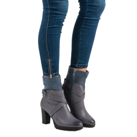 Sixth Sense Botas elegantes no poste cinza 2