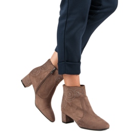 Botas de camurça elegantes marrom 1