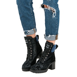 Kylie Velour Workers preto 1