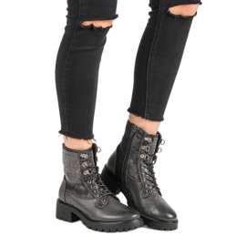 Ideal Shoes Trabalhadores atados na plataforma verde 2