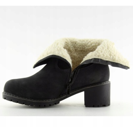 Botas pretas isoladas com preto cordeiro NC726 preto 1