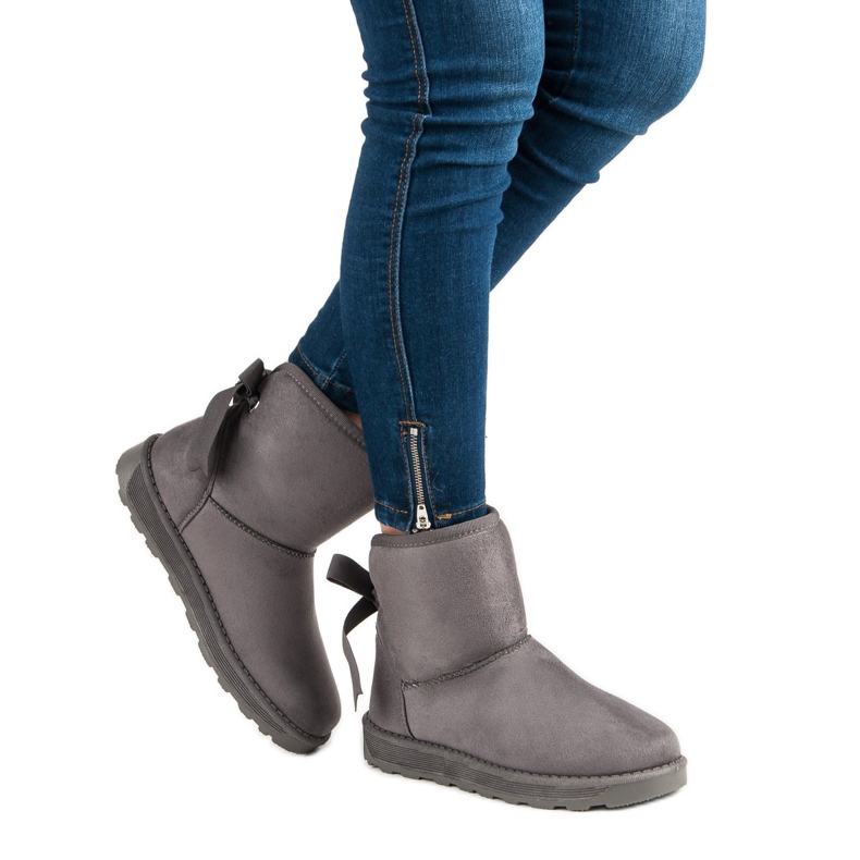 Mukluki com um arco cinza 2