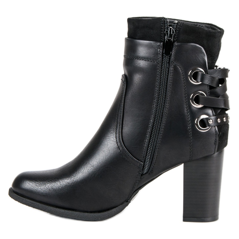 Super Mode Botas elegantes em uma postagem preto 1