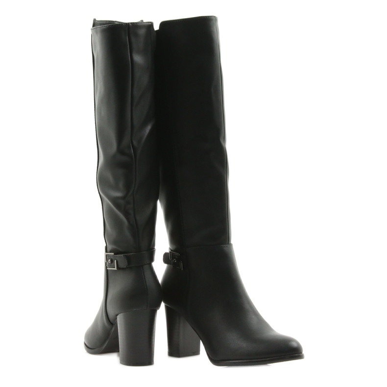 Botas no poste Sergio leone preto 3