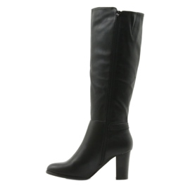 Botas no poste Sergio leone preto 2