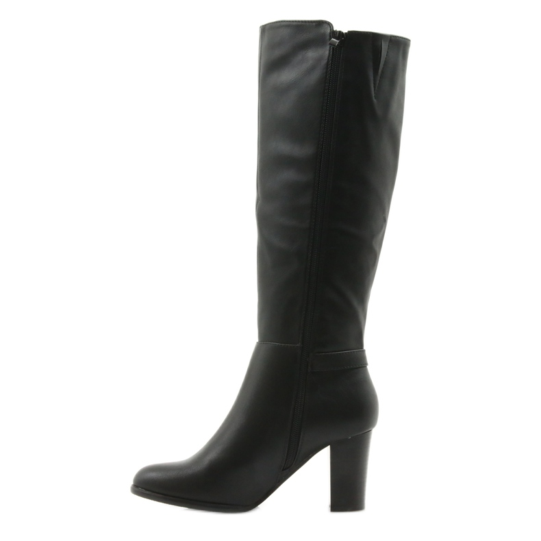 Botas no poste Sergio leone preto 2