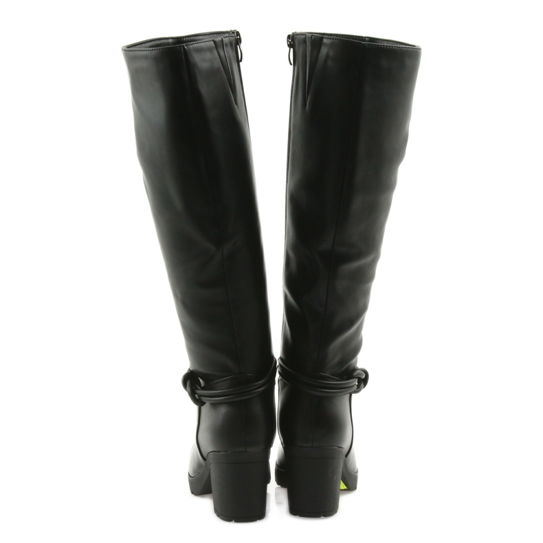 Botas FILIPPO 476 pretas no poste preto 3 Botas FILIPPO 476 pretas no poste preto 3