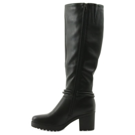 Botas FILIPPO 476 pretas no poste preto 2 Botas FILIPPO 476 pretas no poste preto 2