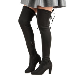 Mosqueteiros negros preto 2