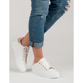 Calçados Esportivos Brancos 1