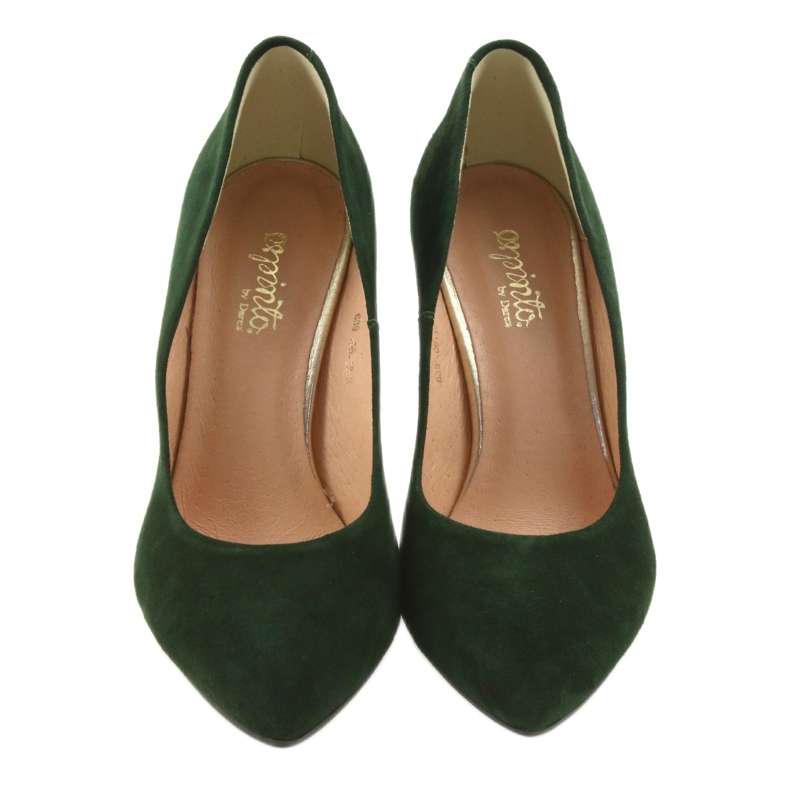 Bombas verdes no posto Espinto 689 3