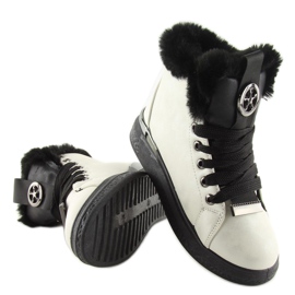 Tênis com isolamento preto F506 branco 2