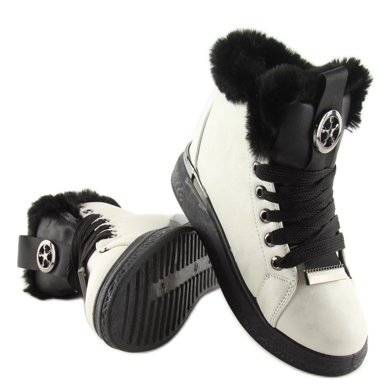 Tênis com isolamento preto F506 branco 2