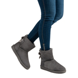 Queentina Gray Mukluki com um arco cinza 2