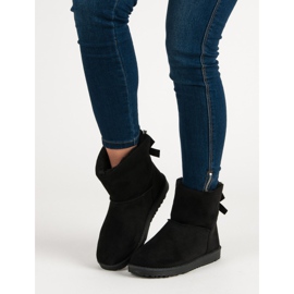 Queentina Mukluki preto com laço 1