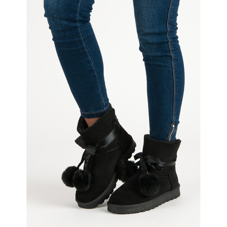 Mukluki preto com pompons 1