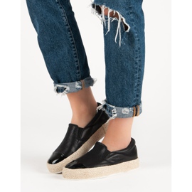 Tênis Pretos Elegantes 1