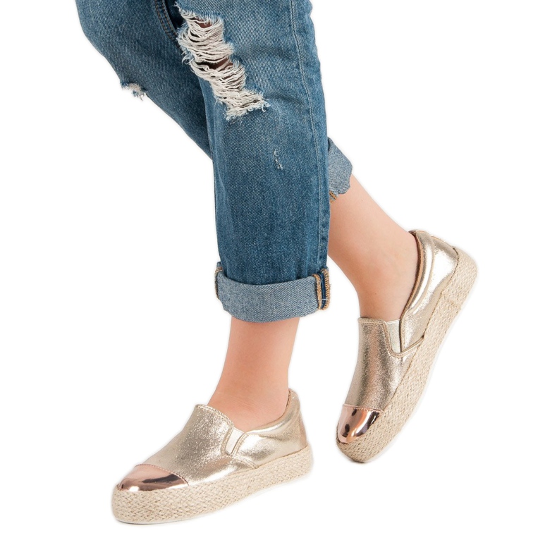 Tênis Dourados da Moda 2