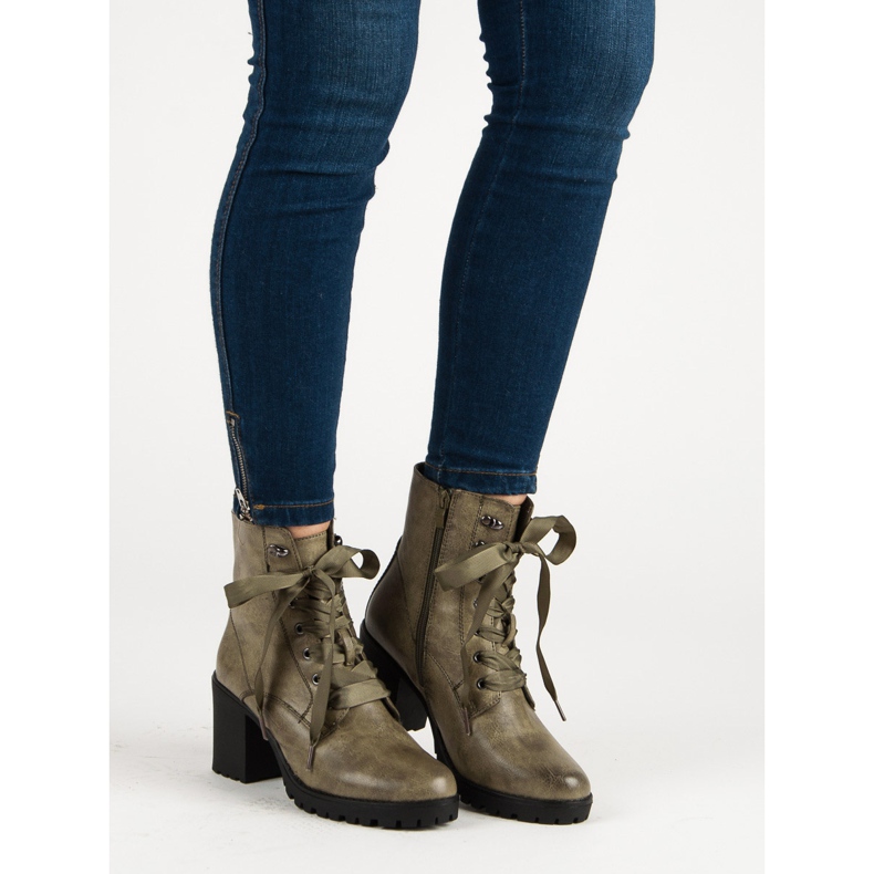 Queentina Botas quentes na plataforma verde 1