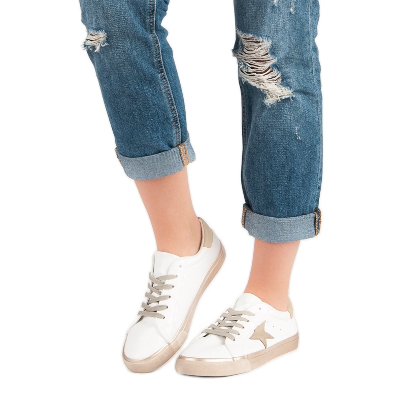 Tênis elegantes e baixos branco amarelo 1