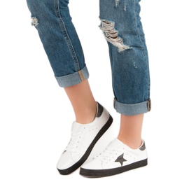 Tênis baixos na moda branco preto 1