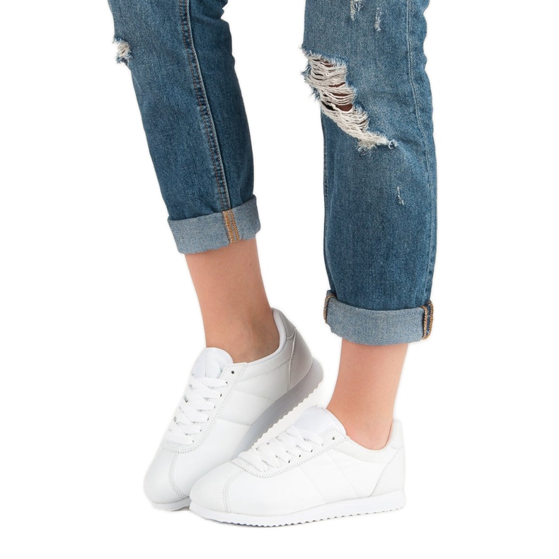 Calçados Esportivos Brancos 1