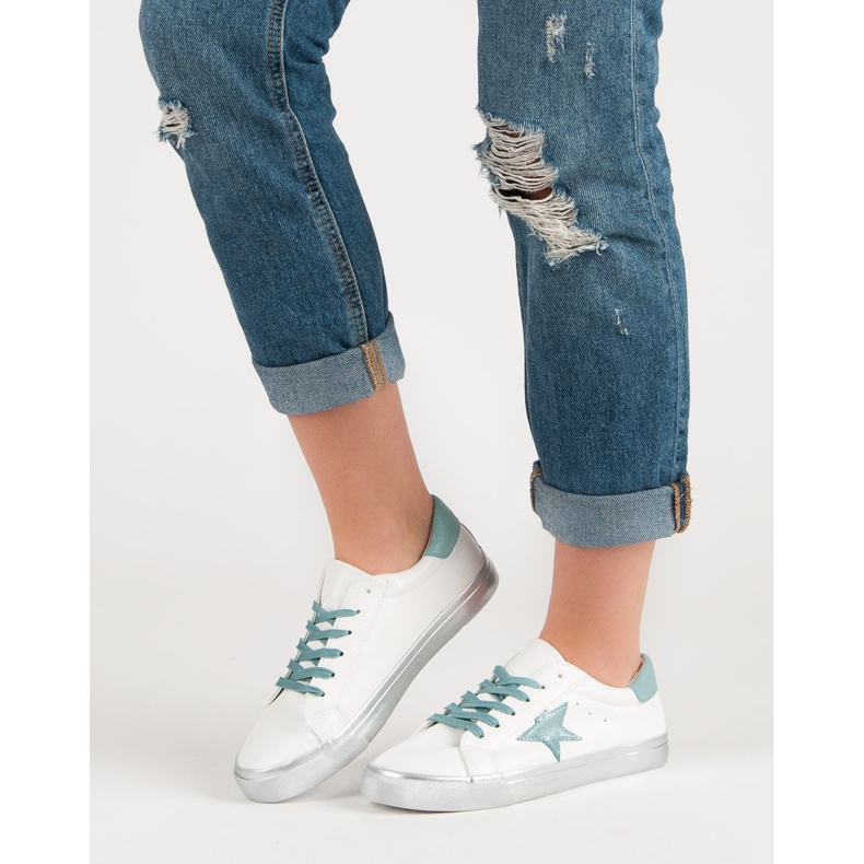 Tênis elegantes e baixos branco azul 2