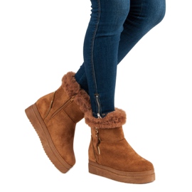 Botas de neve de camelo na plataforma marrom 1