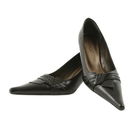 Bombas de couro preto 2