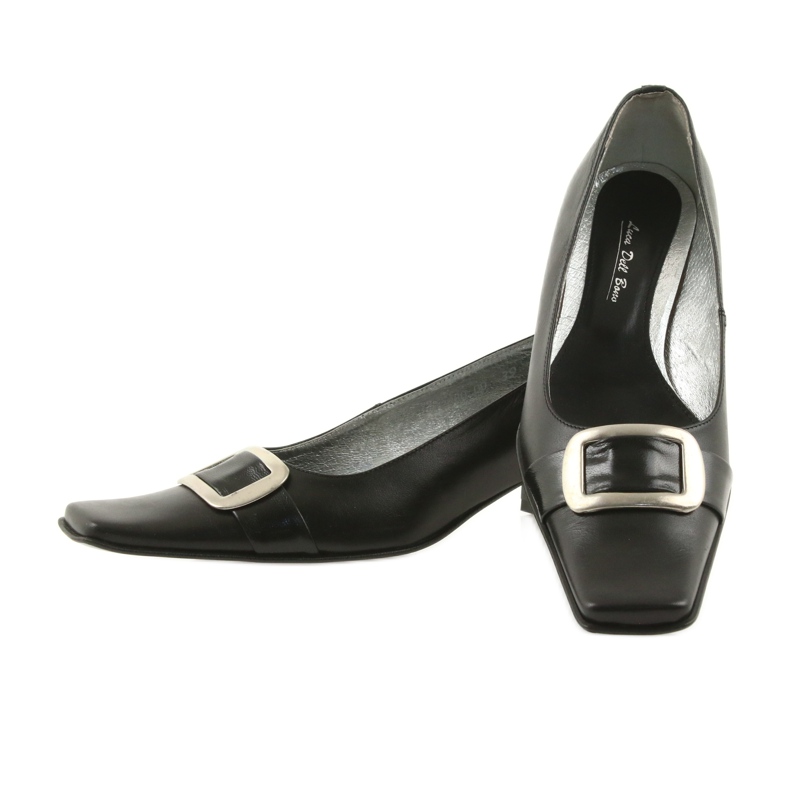 Bombas de couro preto 2