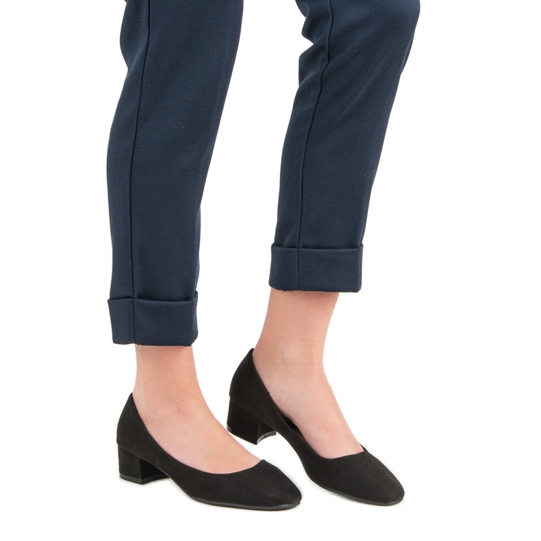 Queentina Bombas de salto plano preto 1