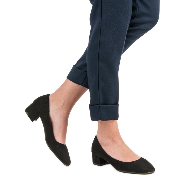 Queentina Bombas de salto plano preto 2