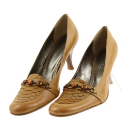 Bombas de couro castanho 3