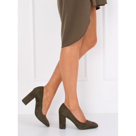 Bombas no posto verde 2242 Deep Green 1