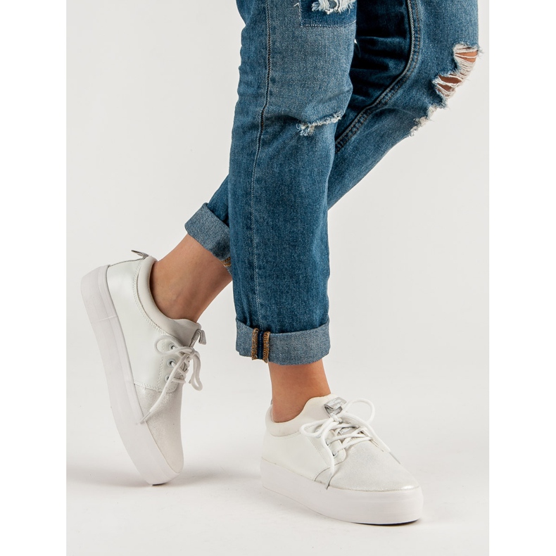 Tênis slip-on branco 2