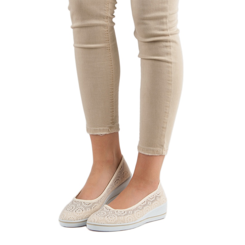 Sapatos de cunha a céu aberto marrom 1