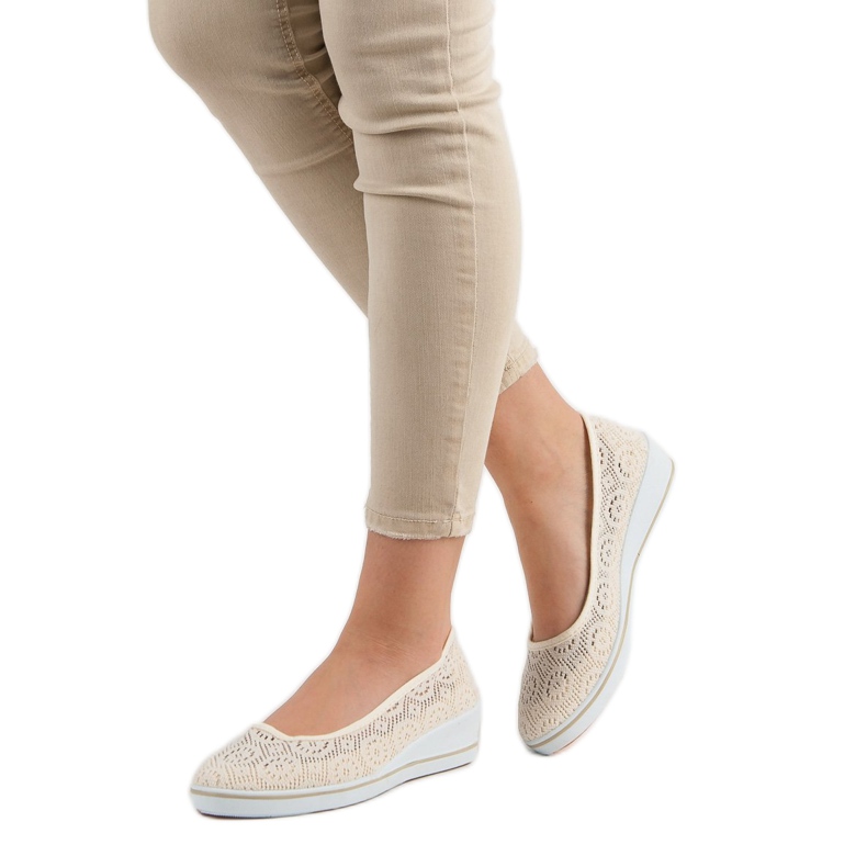 Sapatos de cunha a céu aberto castanho 2