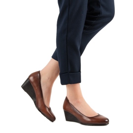 Bombas clássicas na cunha VINCEZA marrom 2