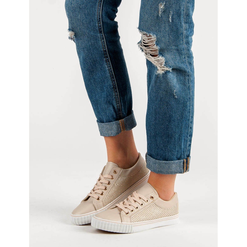 Tênis baixos com malha marrom 2