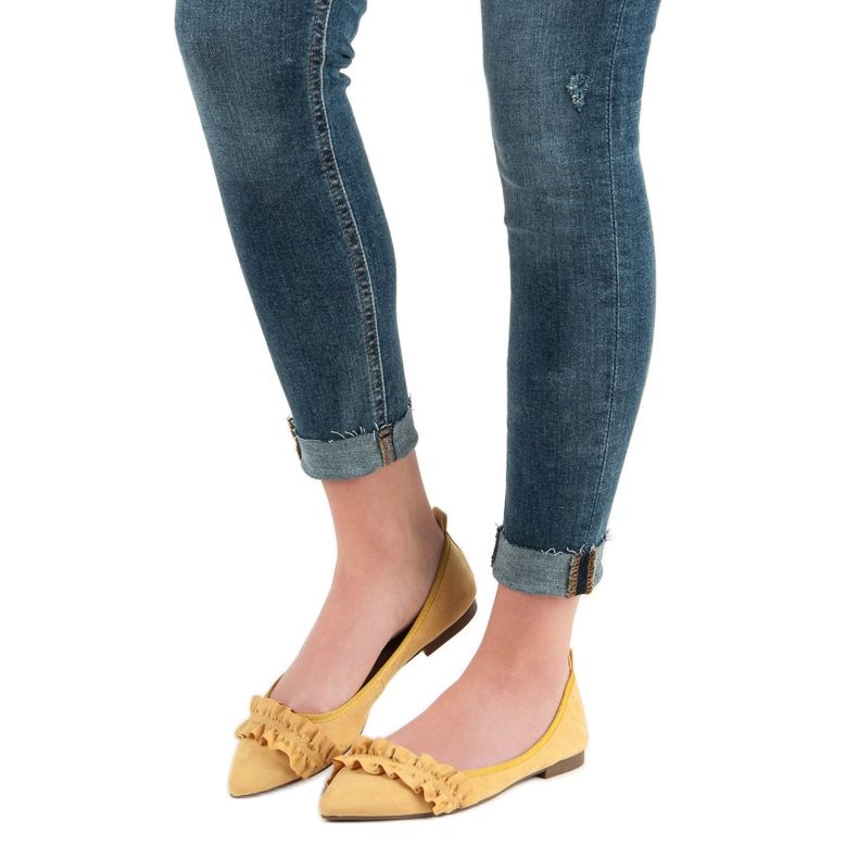 Corina Bailarinas de camurça com babado amarelo 1 Corina Bailarinas de camurça com babado amarelo 1
