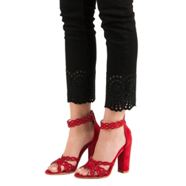 Laura Mode Sandálias vermelhas em um bar vermelho 1