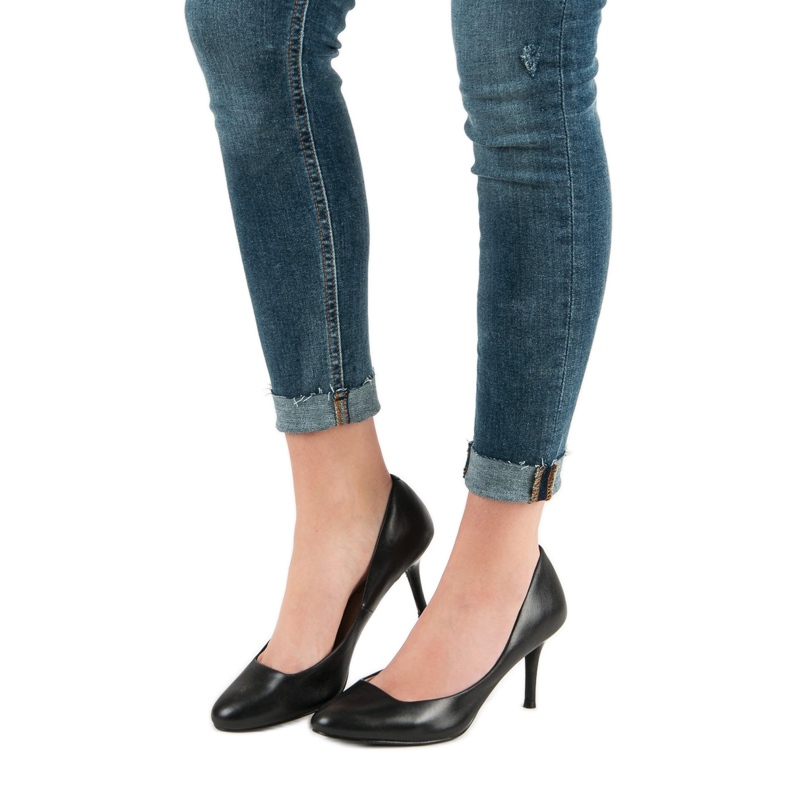 Bombas clássicas em um pino preto 1