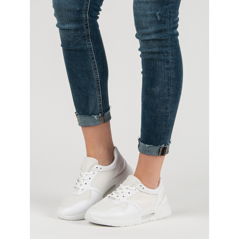 Calçados esportivos de amarrar branco 2