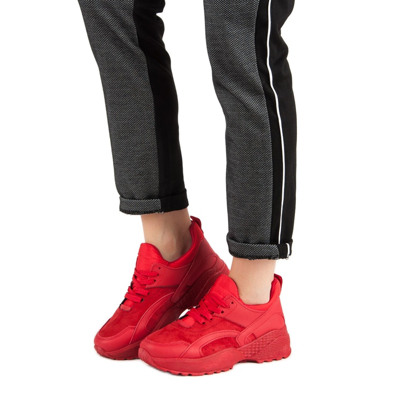 Small Swan Tênis vermelhos na plataforma 1