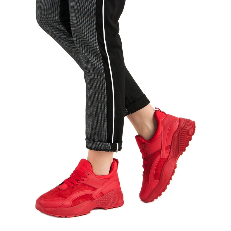 Small Swan Tênis vermelhos na plataforma 2