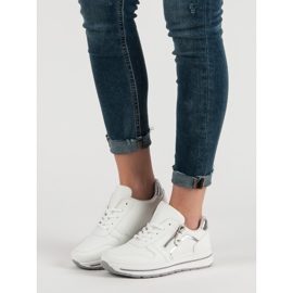 Calçados Esportivos Brancos 1