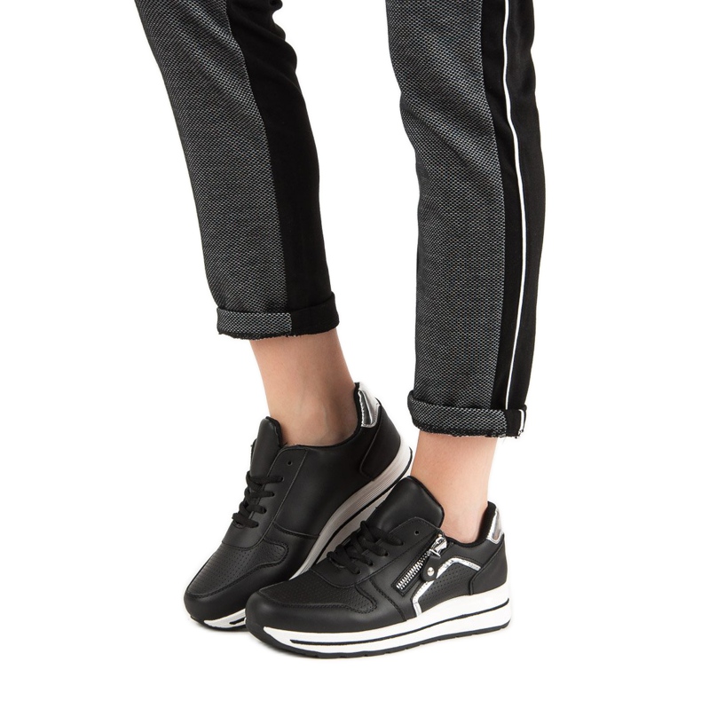 Calçados Esportivos Pretos 1