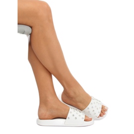 Chinelos brancos CK67P brancos com pedras 1 Chinelos brancos CK67P brancos com pedras 1