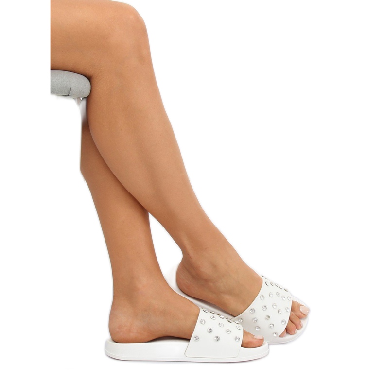 Chinelos brancos CK67P brancos com pedras 1